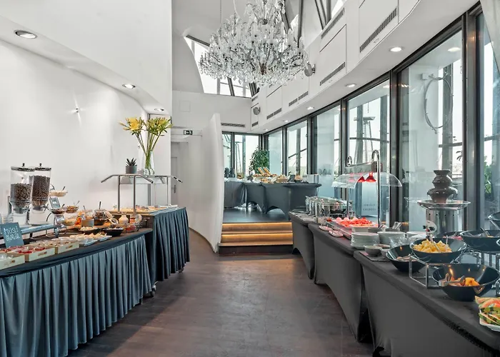 Dancing House - Tancici dum hotel