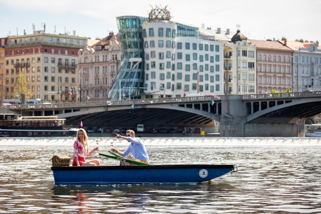 Dancing House - Tancici Dum Отель