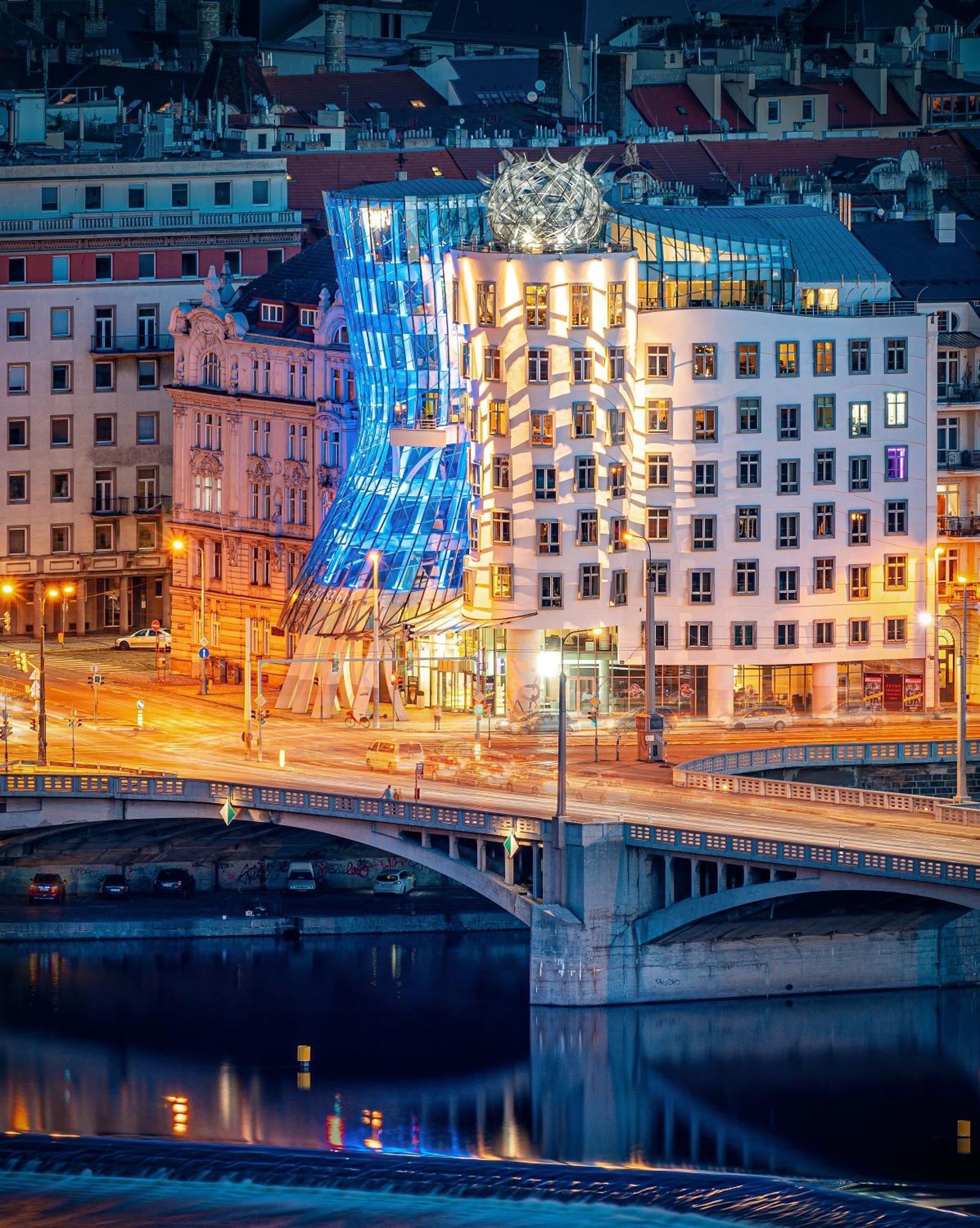 Dancing House - Tancici Dum 4* Прага
