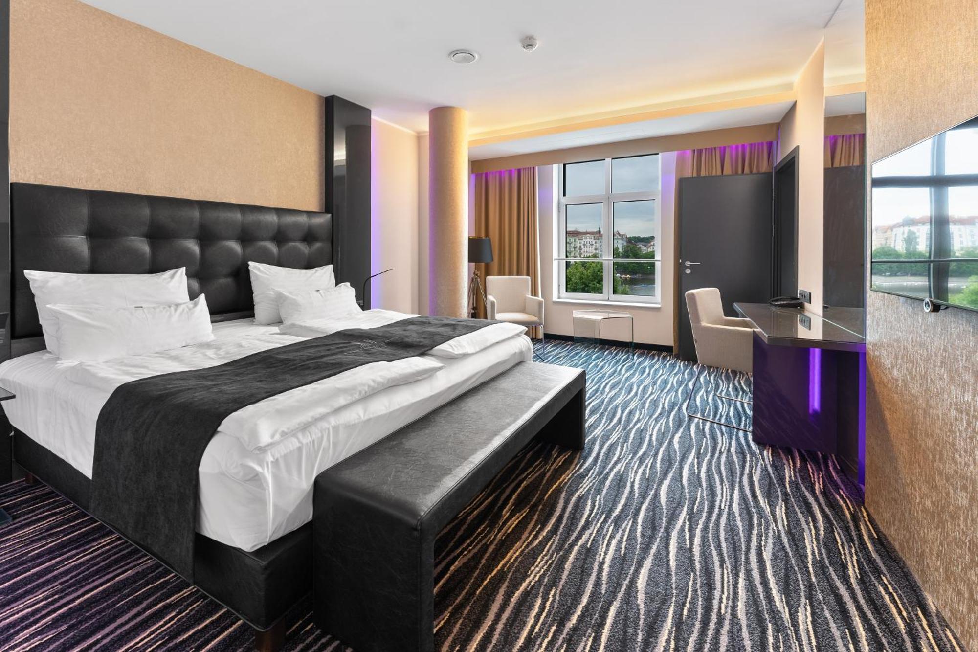 Dancing House - Tančící Dům Hotel 4*