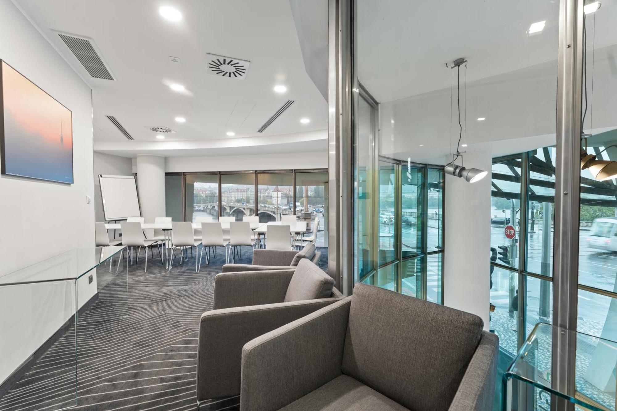 Отель Dancing House - Tancici Dum 4*